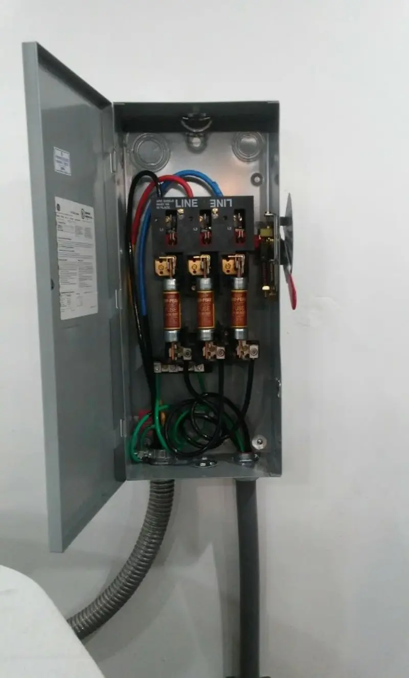 Three-phase disconnect switch installed for Electrical Wiring & Rewiring in Ridge Wood Heights